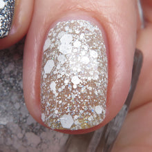 Load image into Gallery viewer, White Hot