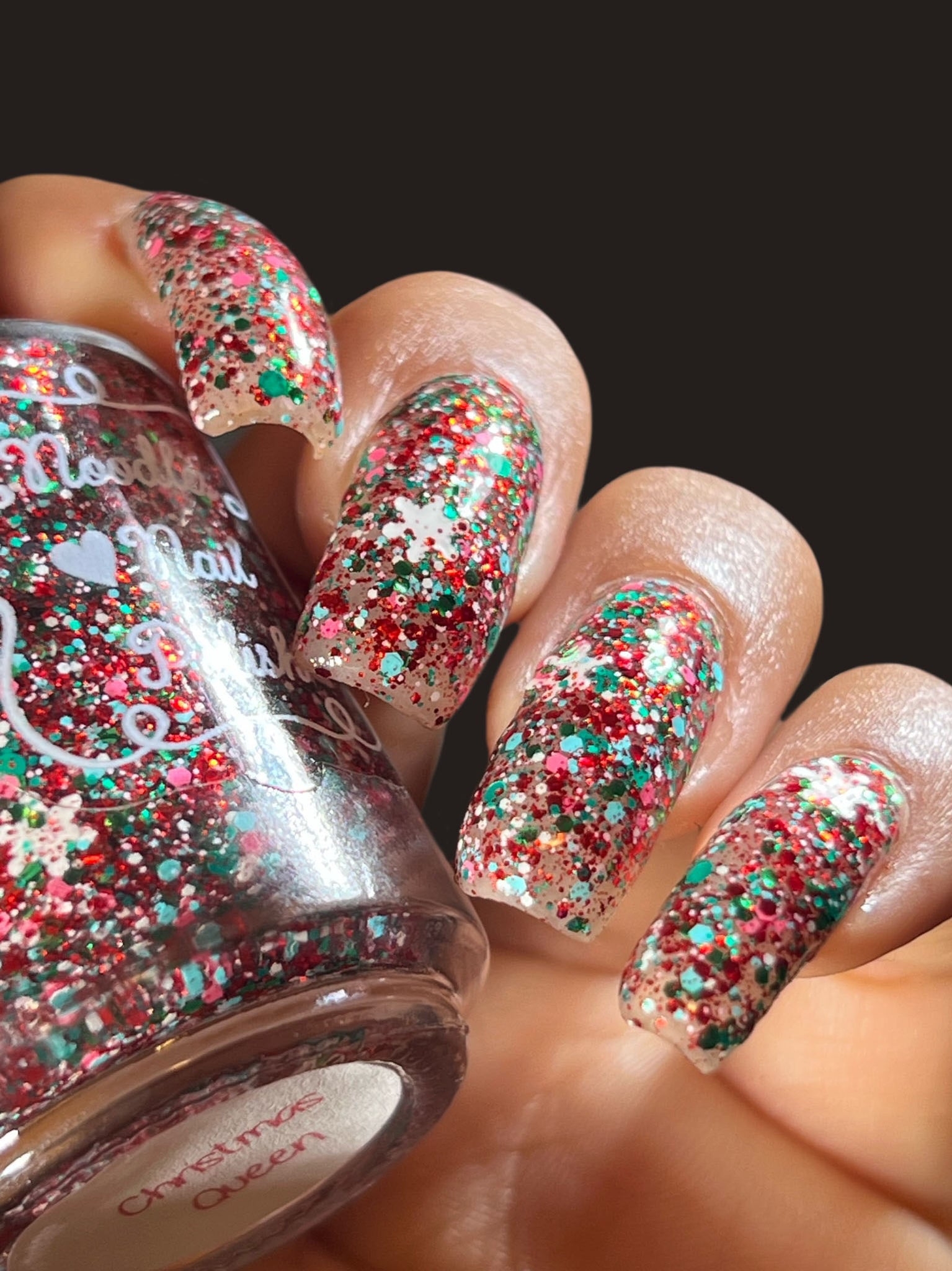Sparkling Holiday Nails for Every Queen